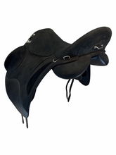 SOLD 2026/04/01j  17 Inch Used Wintec Pro Endurance Saddle Medium Tree