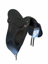 SOLD 2026/04/01j  17 Inch Used Wintec Pro Endurance Saddle Medium Tree