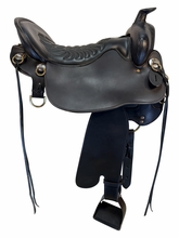 18.5Inch Used Tucker High Plains Trail Saddle Medium Tree T60