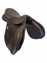 HOLD 2026/06/11j  18 Inch Used Bates Close Contact Saddle Medium Wide Tree Caprilli