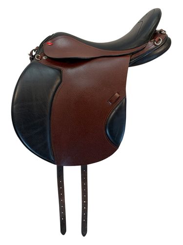 18 Inch Used Duett Companion Jumping Saddle Wide Tree