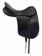 18 Inch Used Stubben Dressage Saddle Medium Wide Tree Genesis