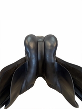 18 Inch Used Stubben Dressage Saddle Medium Wide Tree Genesis