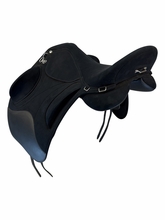 18 Inch Used Wintec Pro Endurance Saddle Wide Tree