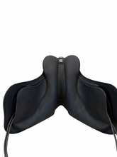 18 Inch Used Wintec Pro Endurance Saddle Wide Tree