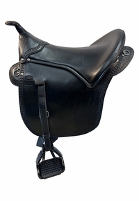 19 Inch Used Southern Comfort H.L. Miller Trail Saddle Medium Tree