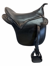19 Inch Used Southern Comfort H.L. Miller Trail Saddle Medium Tree