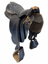 19 Inch Used Tucker Monteral Trooper Endurance Trail Saddle Medium Tree 138