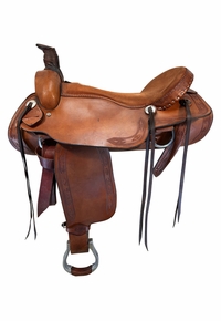 20 Inch Used Dakota Roping Saddle 210c