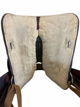 HOLD 2026/07/09e  15 Inch Used high Horse By Circle Y Trail Saddle Wide Tree 6811