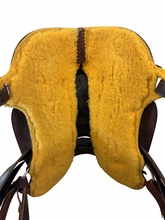 SOLD 2026/07/01ct 17 Inch Used HR Trail Saddle Extra Wide Tree 820H