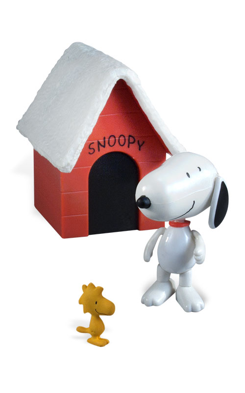 Peanuts 2011 Mid-Scale 3 3/4 Inch Snoopy w/ Doghouse Action