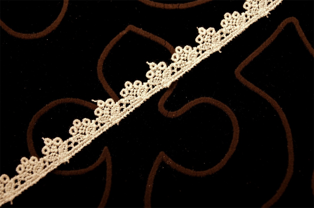 1/2" Natural Lace Trim 250