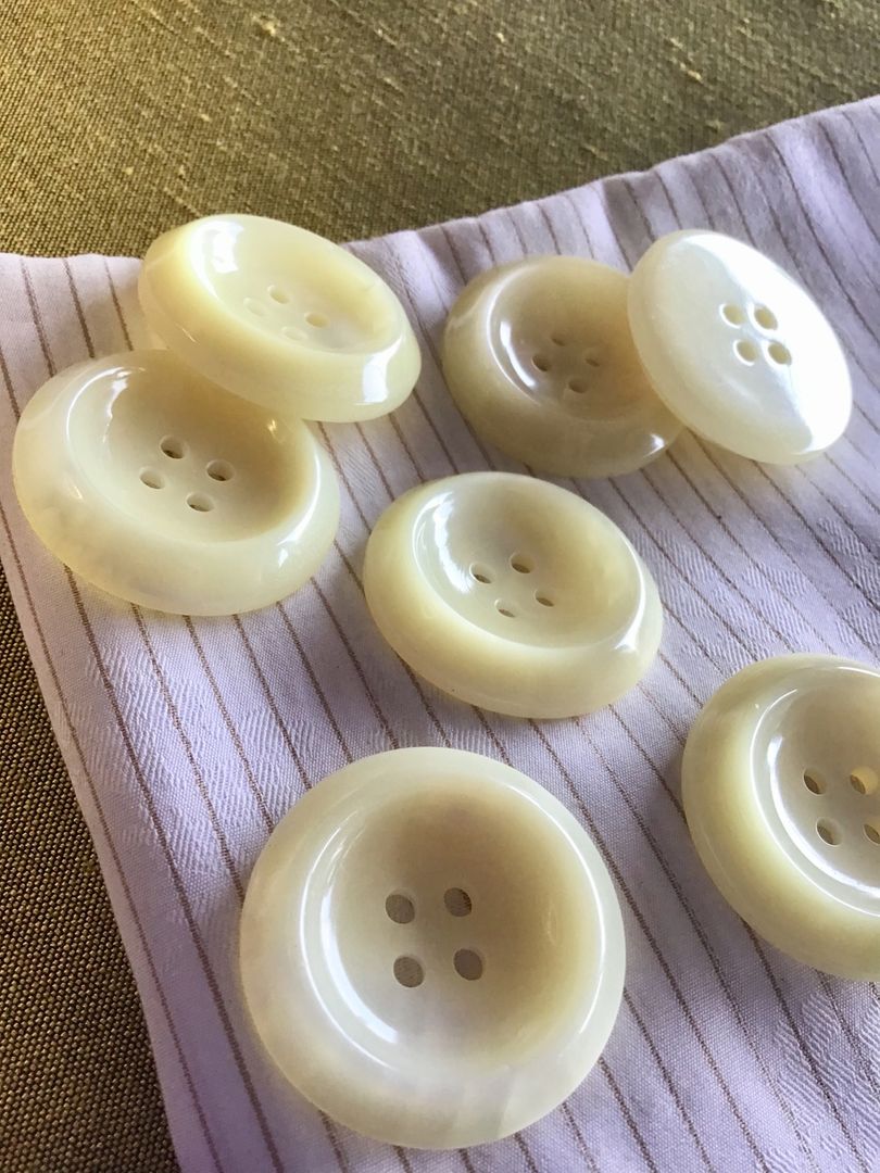 4 Hole Large Button Pearl Cream Italian Button 1-3/8
