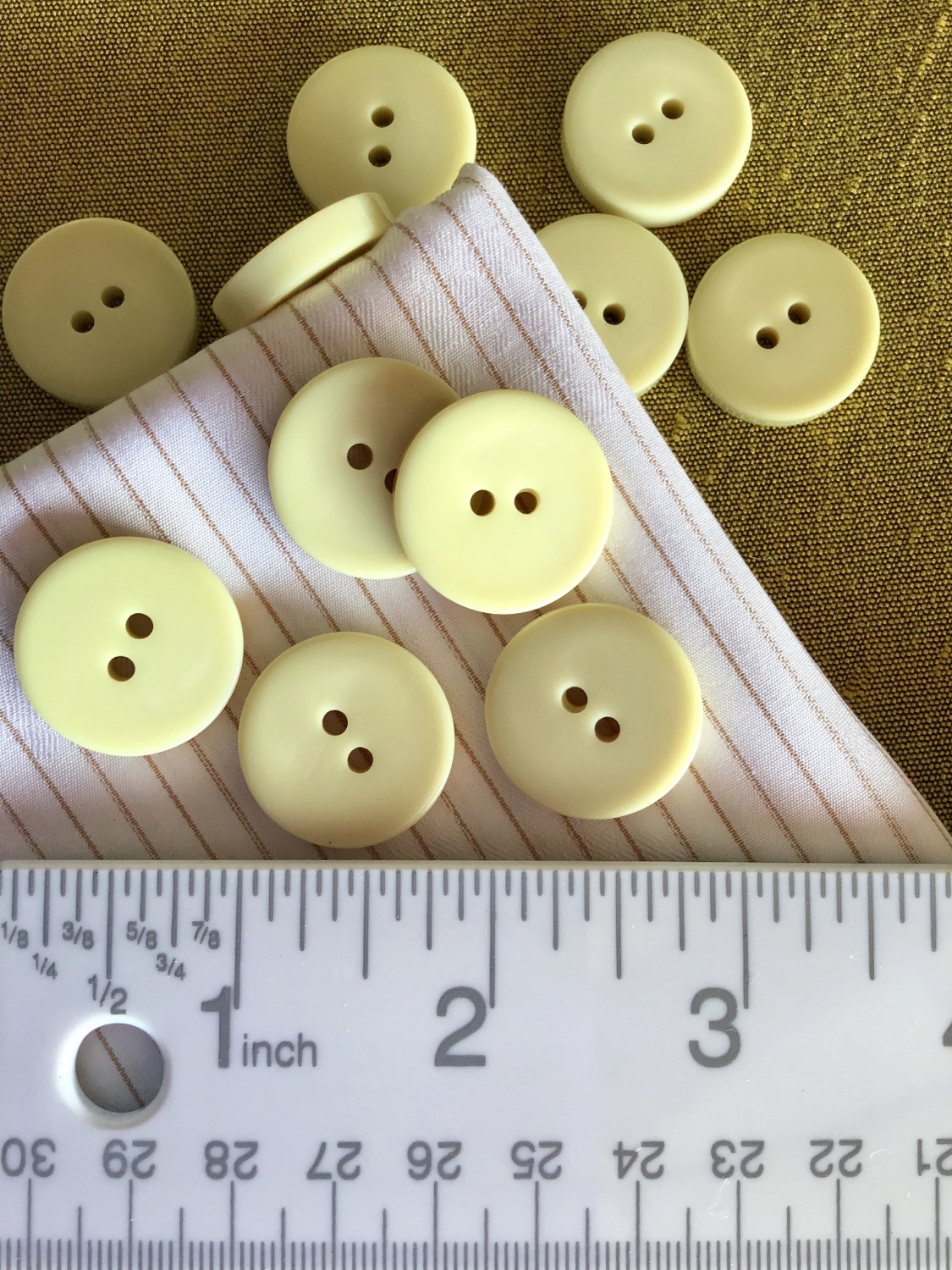 Beige Cream 2 Hole Italian Button 15/16