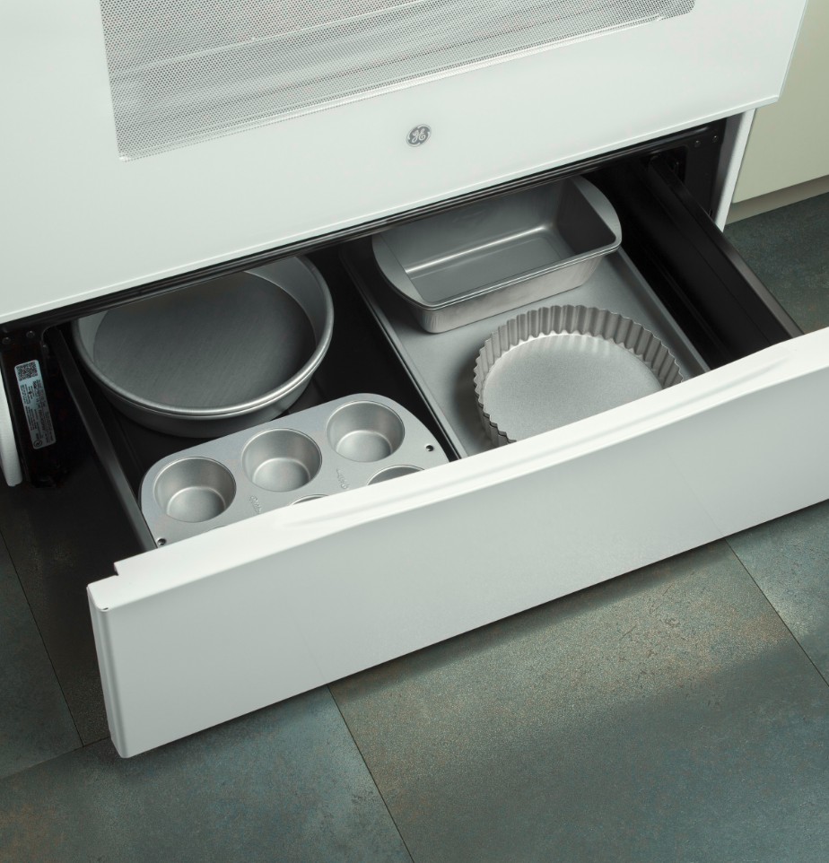 JB645DKWW GE 30" Freestanding Electric Range with Ceramic Glass Cooktop