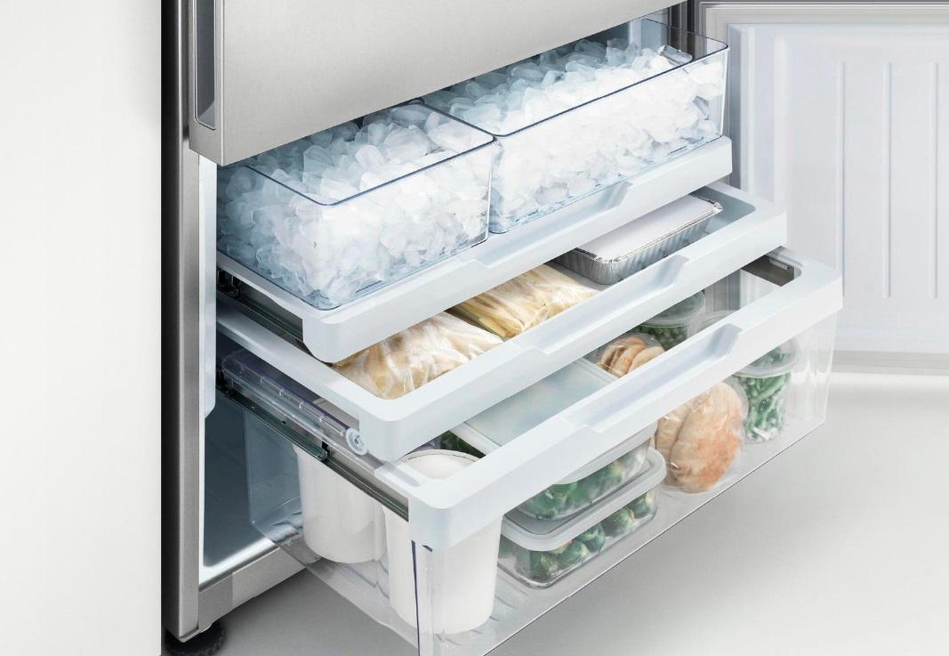 RF135BDRUX4N Fisher & Paykel ActiveSmart Fridge 13.5 cu. ft. Counter Depth Bottom Freezer