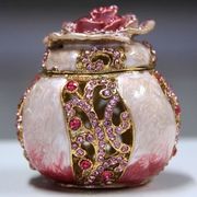 Pandora's Box Gilt Jewelry Gift Box with Fine Crystals