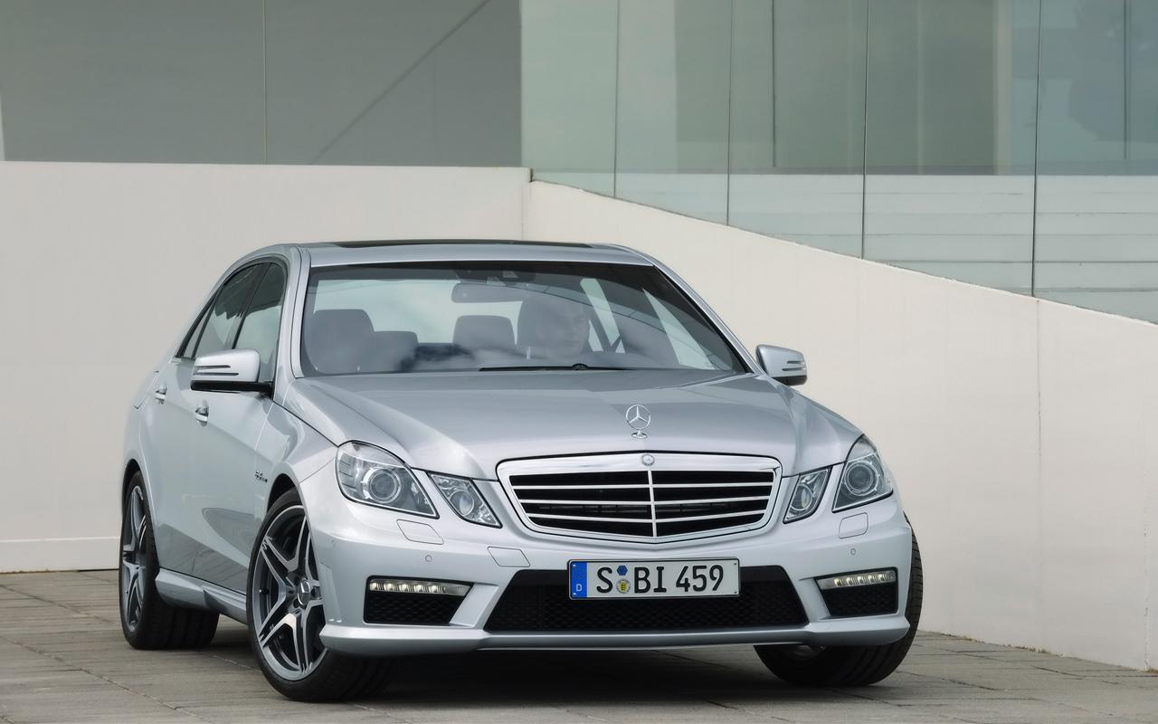 MERCEDES E63 AMG