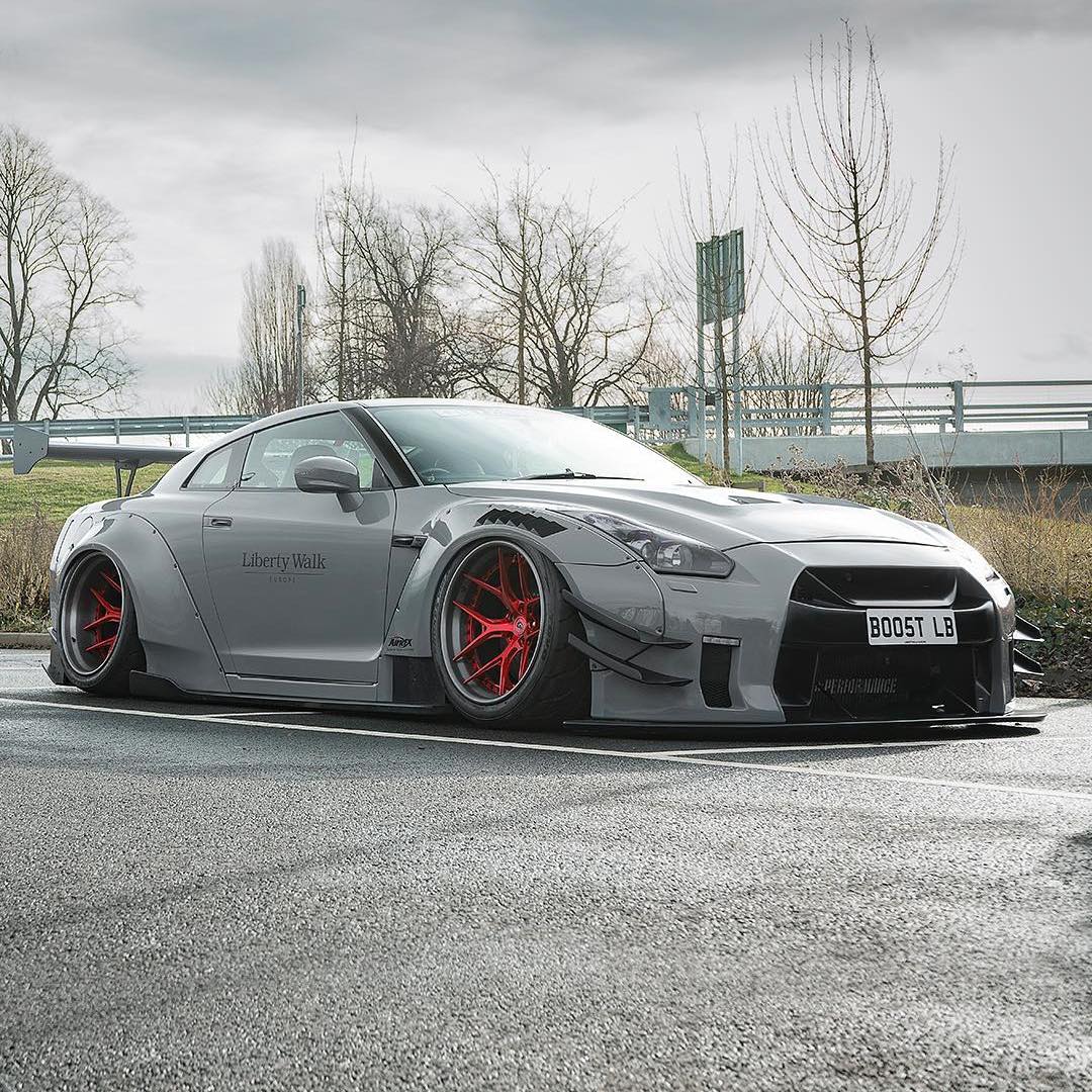 NISSAN GT-R R35 