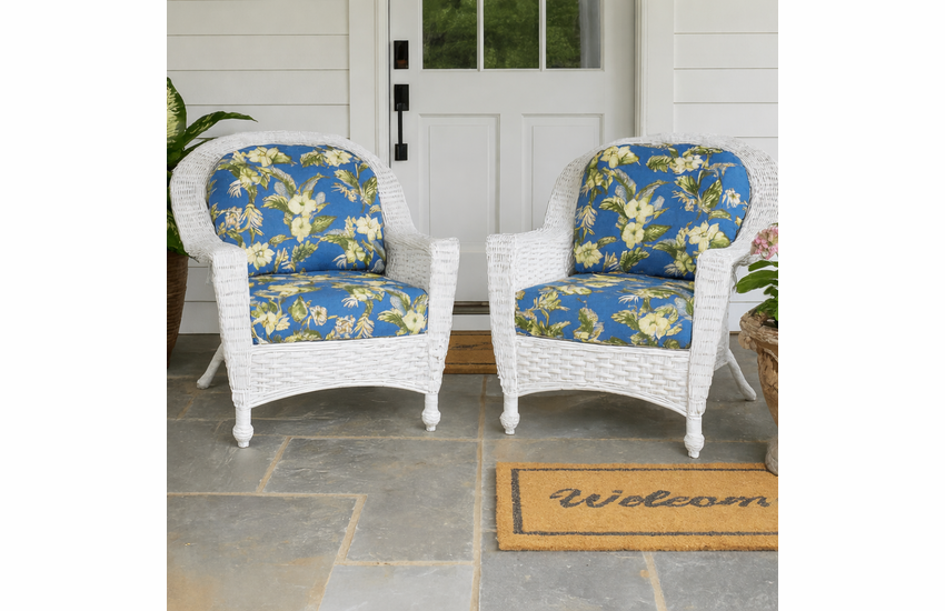 2 Outdoor Wicker White Chairs With Freeport Summer Fabric Set
