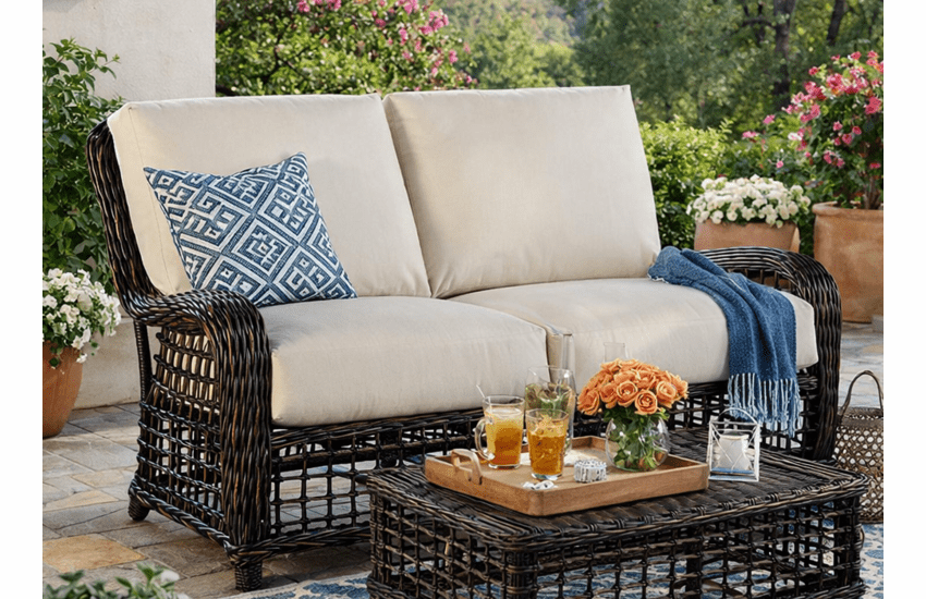 Lane Venture Moraya Bay Loveseat