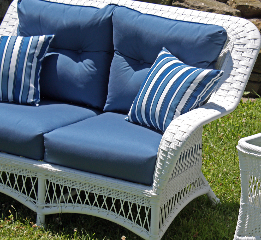 Outdoor White Wicker Loveseat Princeton
