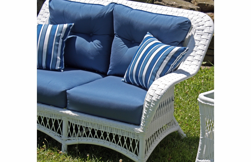 Outdoor White Wicker Loveseat Princeton