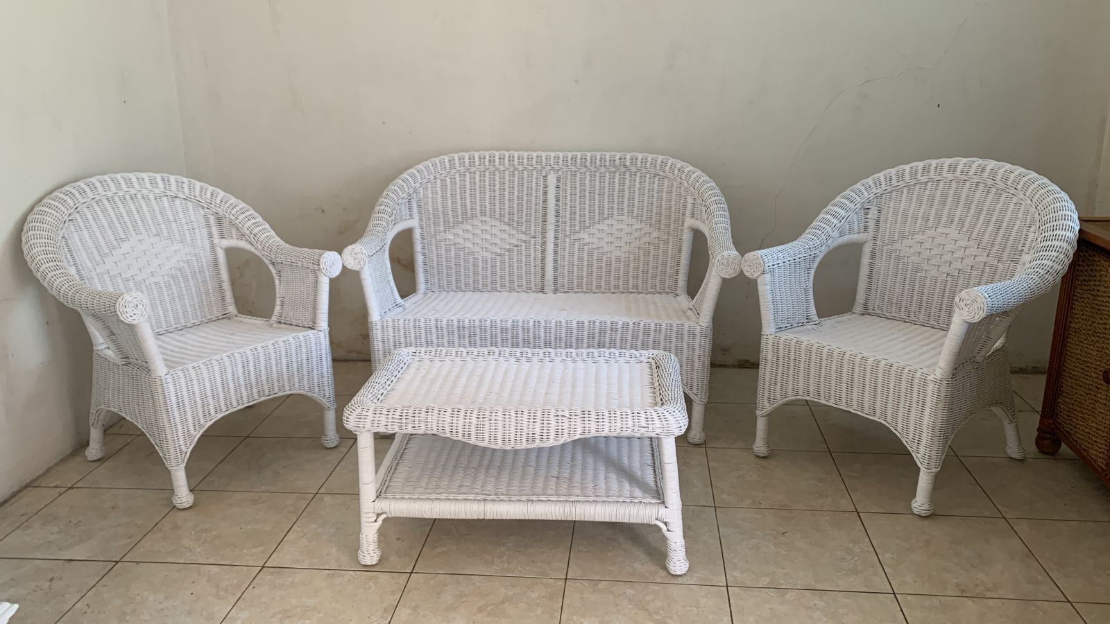 Diamond Wicker Set of 4 2 Chairs, Loveseat, Coffee Table