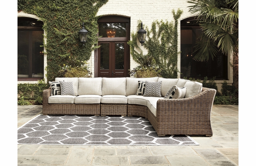 Roslyn Outdoor Wicker Sectional LargeFully assembled