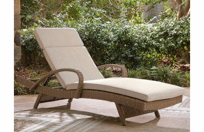 Roslyn Outdoor Wicker  Set of 2   Chaise Lounges 