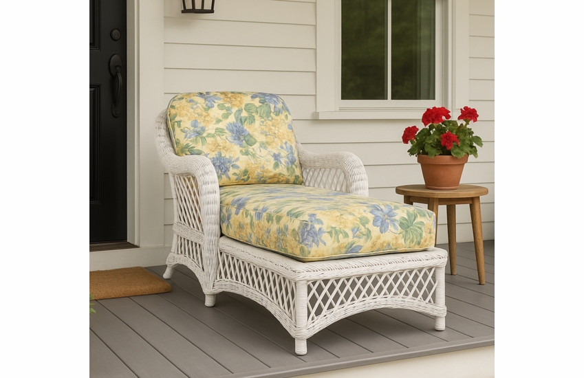 Wicker Chaise Lounge  - Lanai White