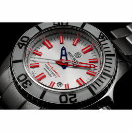 Aqua Expedition Swiss Made-Closeup