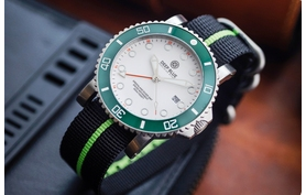 GREEN LAND 44MM DIVER GMT 2 TIME ZONE QUARTZ - GREEN CERAMIC BEZEL - DIVER