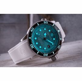 JUGGERNAUT V AUTOMATIC SWISS 44MM STRAP & BRACELET 