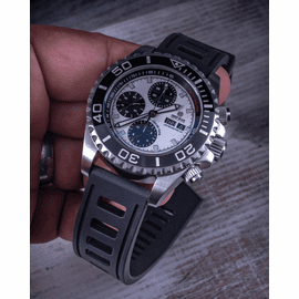 MASTER CHRONOGRAPH 15 YEAR ANNIVERSARY LIMITED EDITION AUTOMATIC VALJOUX 7750