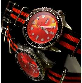 MILITARY DIVER 300 AUTOMATIC  SS DIVER