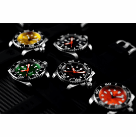 SEA RAM BLACK BEZEL- GALLERY - MORE PICTURES