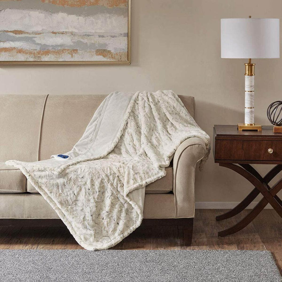 Beautyrest 100 Polyester Faux Fur Heated Throw 50"W x 70"L The