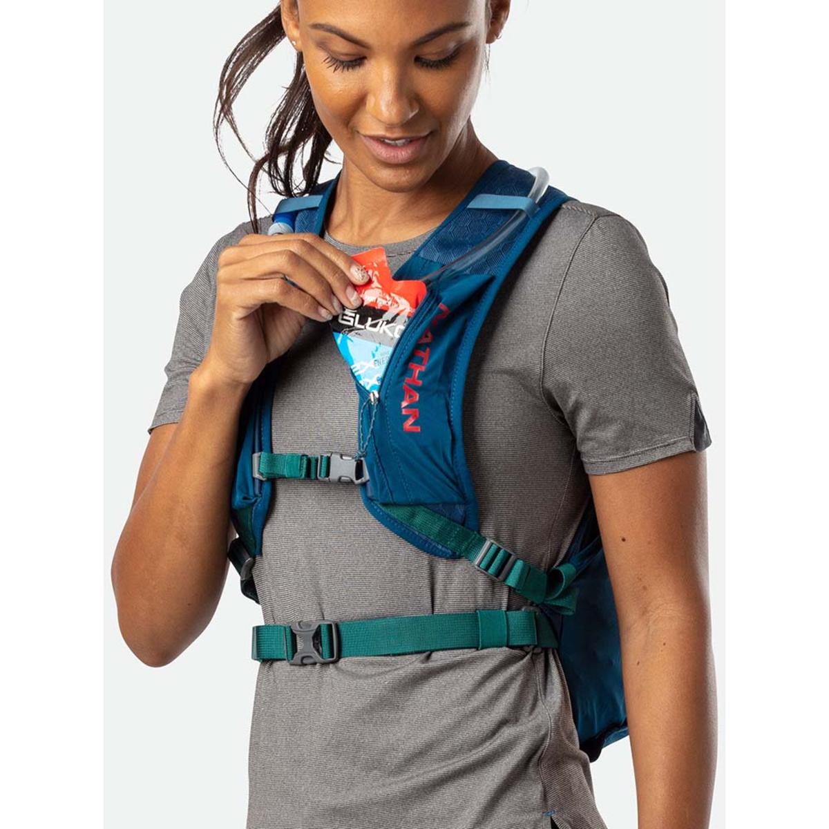 Nathan Unisex Crossover 15 Liter Hydration Pack The Warming Store