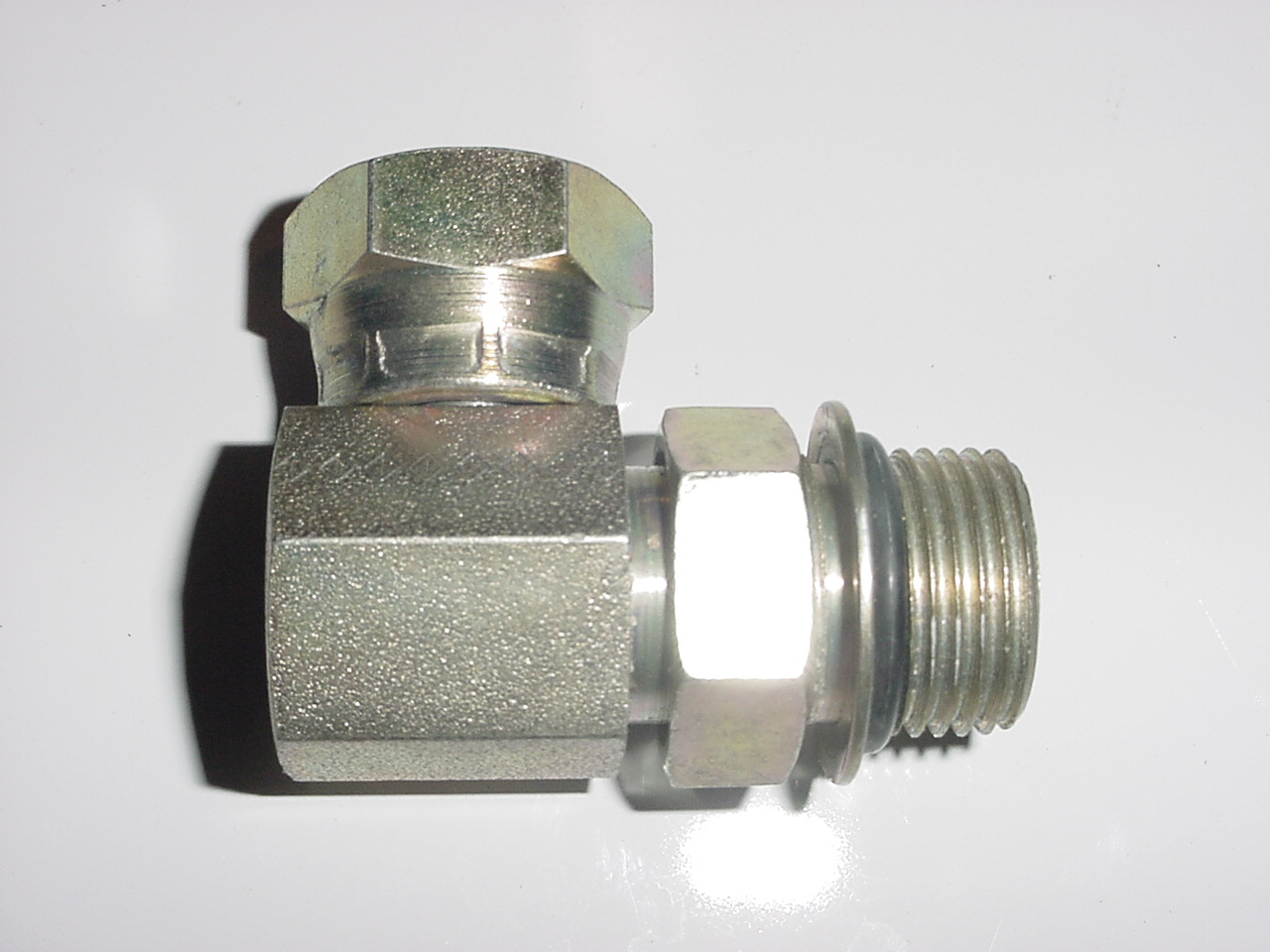 2185201 Hydraulic Fitting 90 Degree Swivel