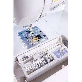 JUKI HLZ-F400 Sewing & Quilter