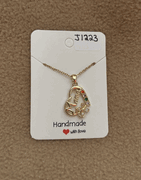 Mama Necklace
