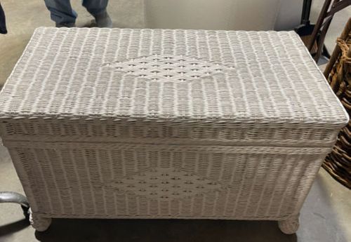 Cottage Wicker Trunk