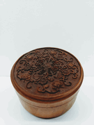 Round Box with Filigree Flowers