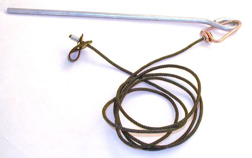 Short neoprene STAG hitch on nylon cord with metal swivel & stake (EACH)