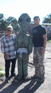 CUSTOM REALISTIC ALIEN PINE WOOD CARVING
