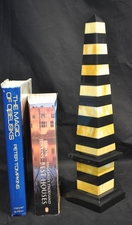 Cream & black marble striped obelisk