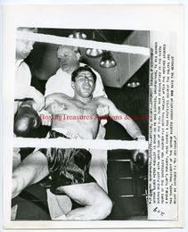 1955 Boxing ARTIE TOWNE vs PETER MUELLER Vintage Photograph BERLIN, GERMANY