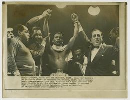 1958 SUGAR RAY ROBINSON vs CARMEN BASILIO II Vintage Boxing Photo CHAMPION AGAIN